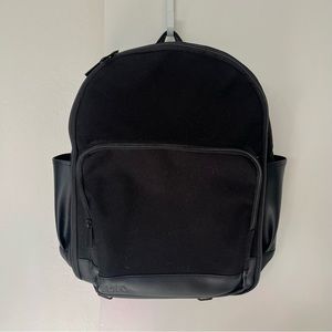The backpack by beis